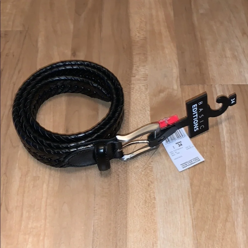 NWT BASIC EDITIONS Size 34 belt (bundle for 20%off)
